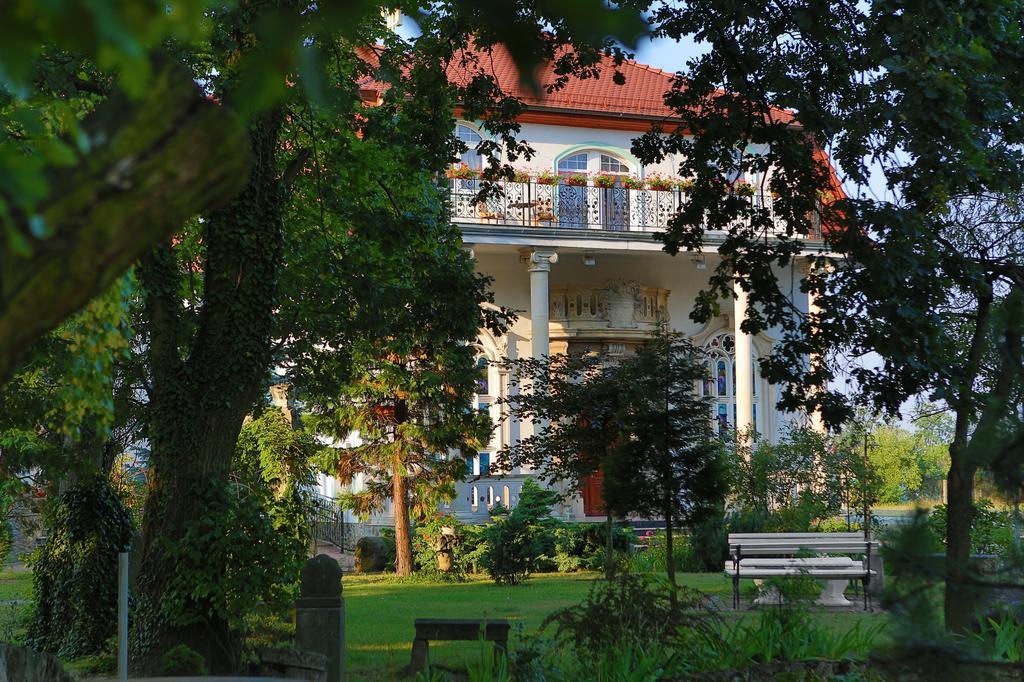 Hotel Garden Boleslawiec  Esterno foto